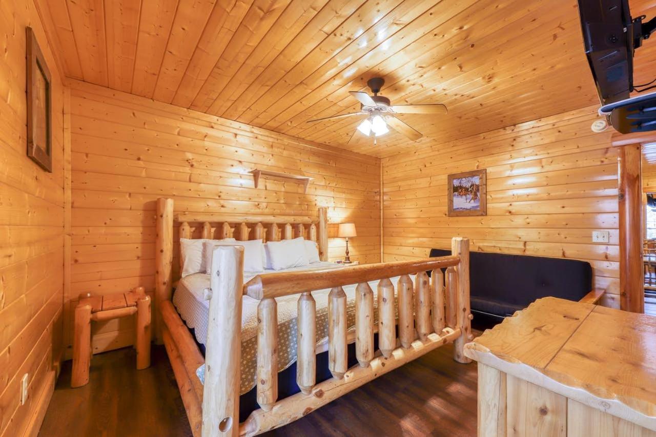 Black Bear Ridge Resort: Valhalla Manor By Dc Sevierville Bagian luar foto
