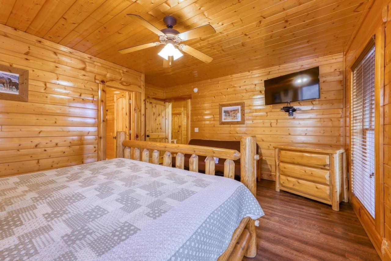 Black Bear Ridge Resort: Valhalla Manor By Dc Sevierville Bagian luar foto