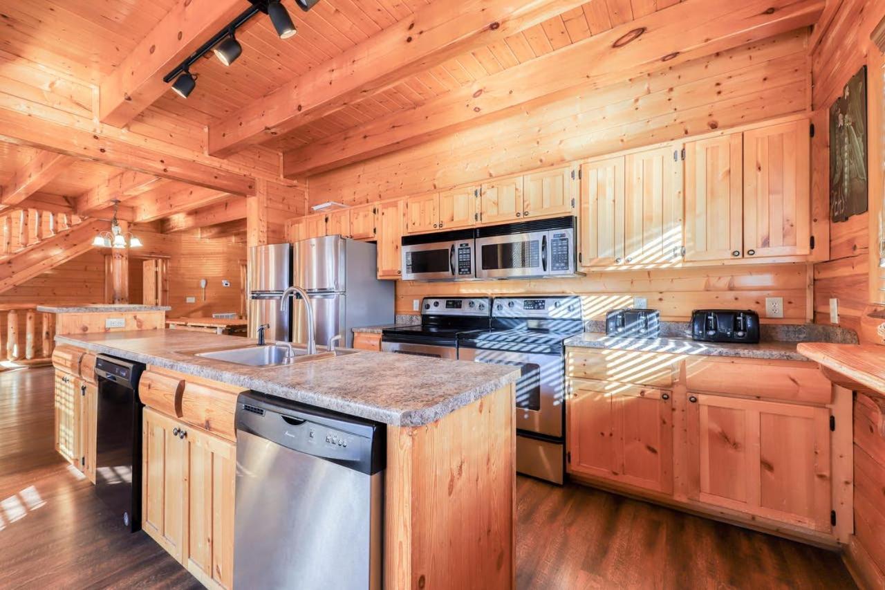 Black Bear Ridge Resort: Valhalla Manor By Dc Sevierville Bagian luar foto