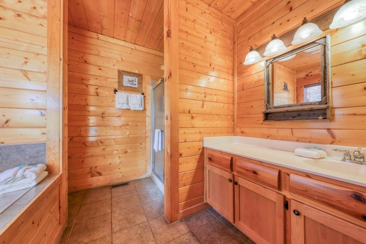 Black Bear Ridge Resort: Valhalla Manor By Dc Sevierville Bagian luar foto