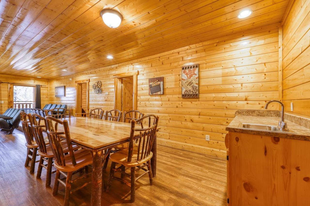 Black Bear Ridge Resort: Valhalla Manor By Dc Sevierville Bagian luar foto
