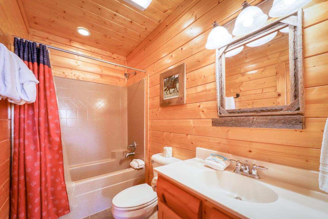 Black Bear Ridge Resort: Valhalla Manor By Dc Sevierville Bagian luar foto