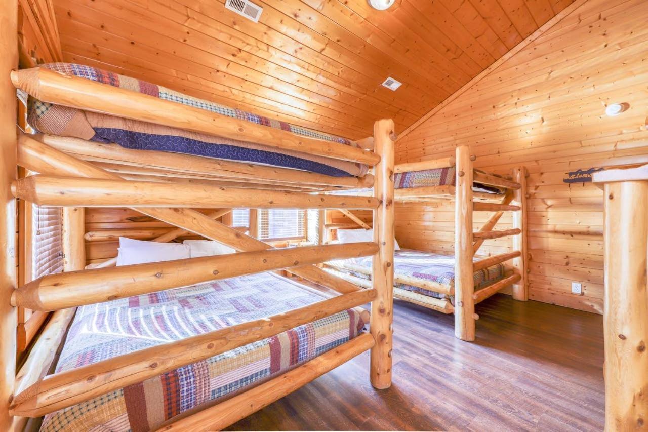 Black Bear Ridge Resort: Valhalla Manor By Dc Sevierville Bagian luar foto