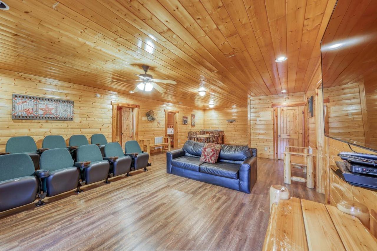 Black Bear Ridge Resort: Valhalla Manor By Dc Sevierville Bagian luar foto