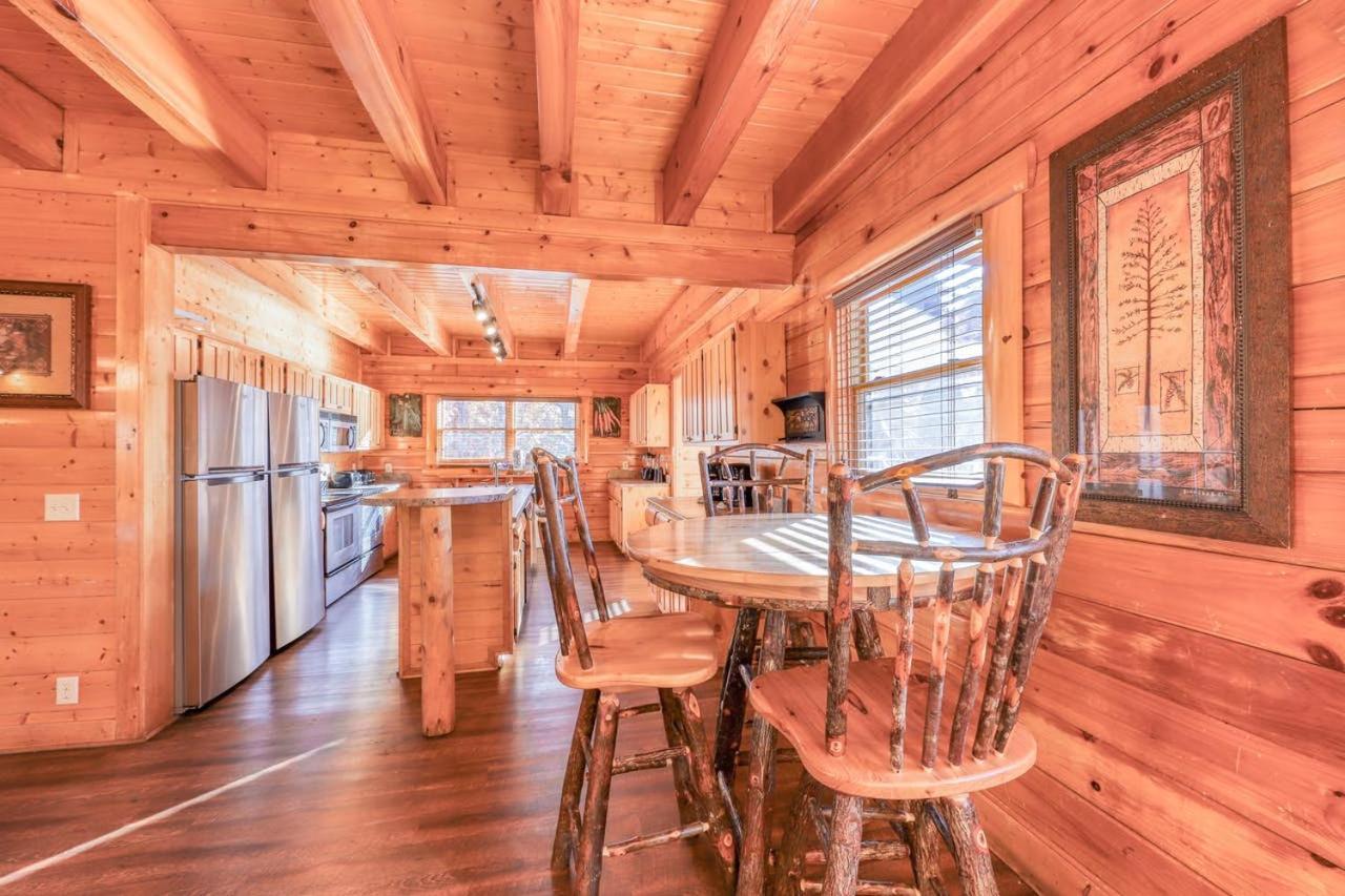 Black Bear Ridge Resort: Valhalla Manor By Dc Sevierville Bagian luar foto