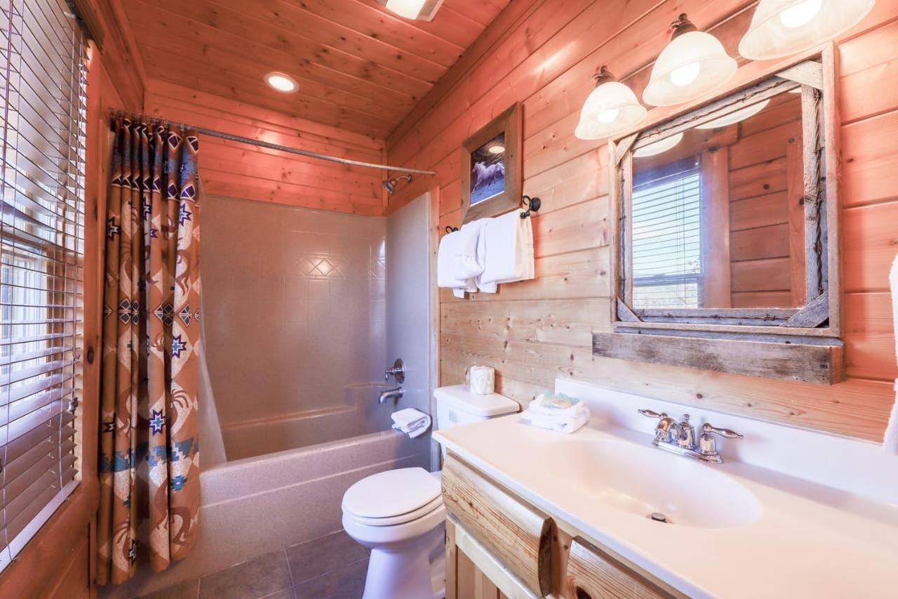 Black Bear Ridge Resort: Valhalla Manor By Dc Sevierville Bagian luar foto
