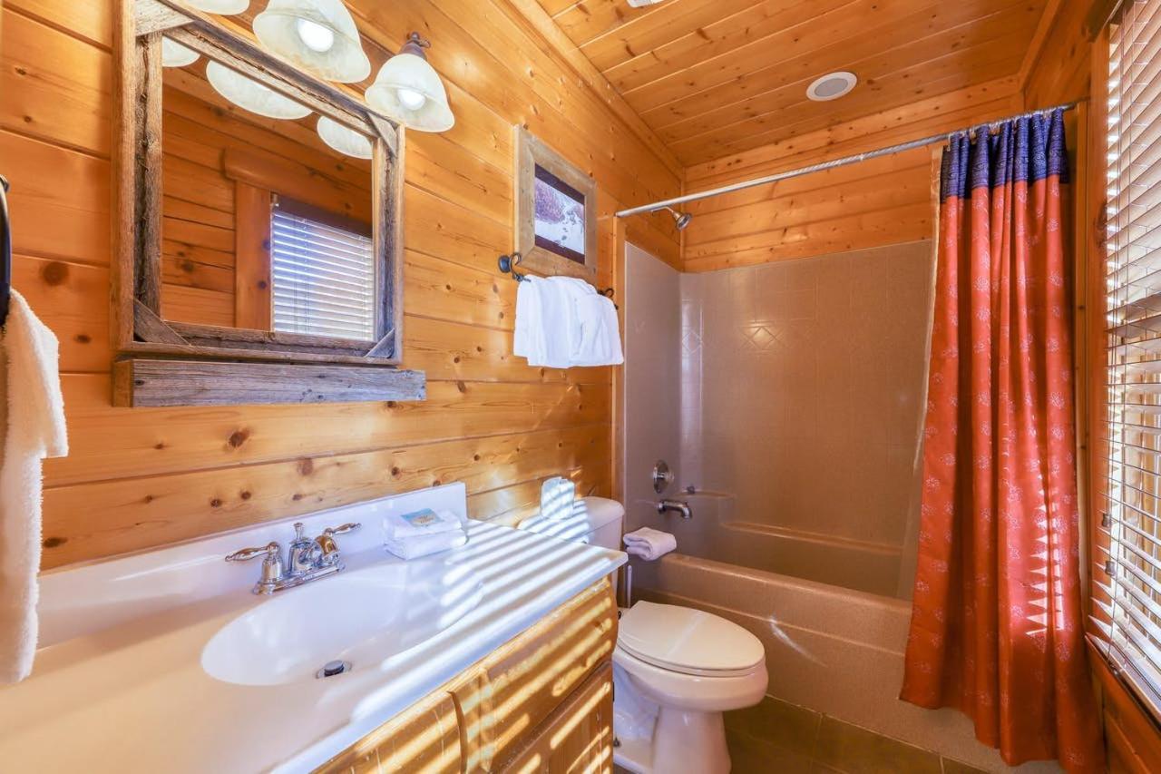Black Bear Ridge Resort: Valhalla Manor By Dc Sevierville Bagian luar foto