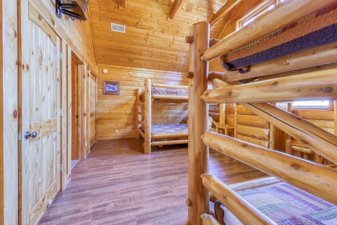 Black Bear Ridge Resort: Valhalla Manor By Dc Sevierville Bagian luar foto