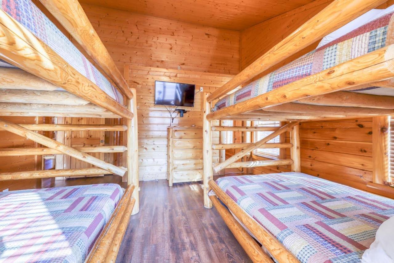 Black Bear Ridge Resort: Valhalla Manor By Dc Sevierville Bagian luar foto