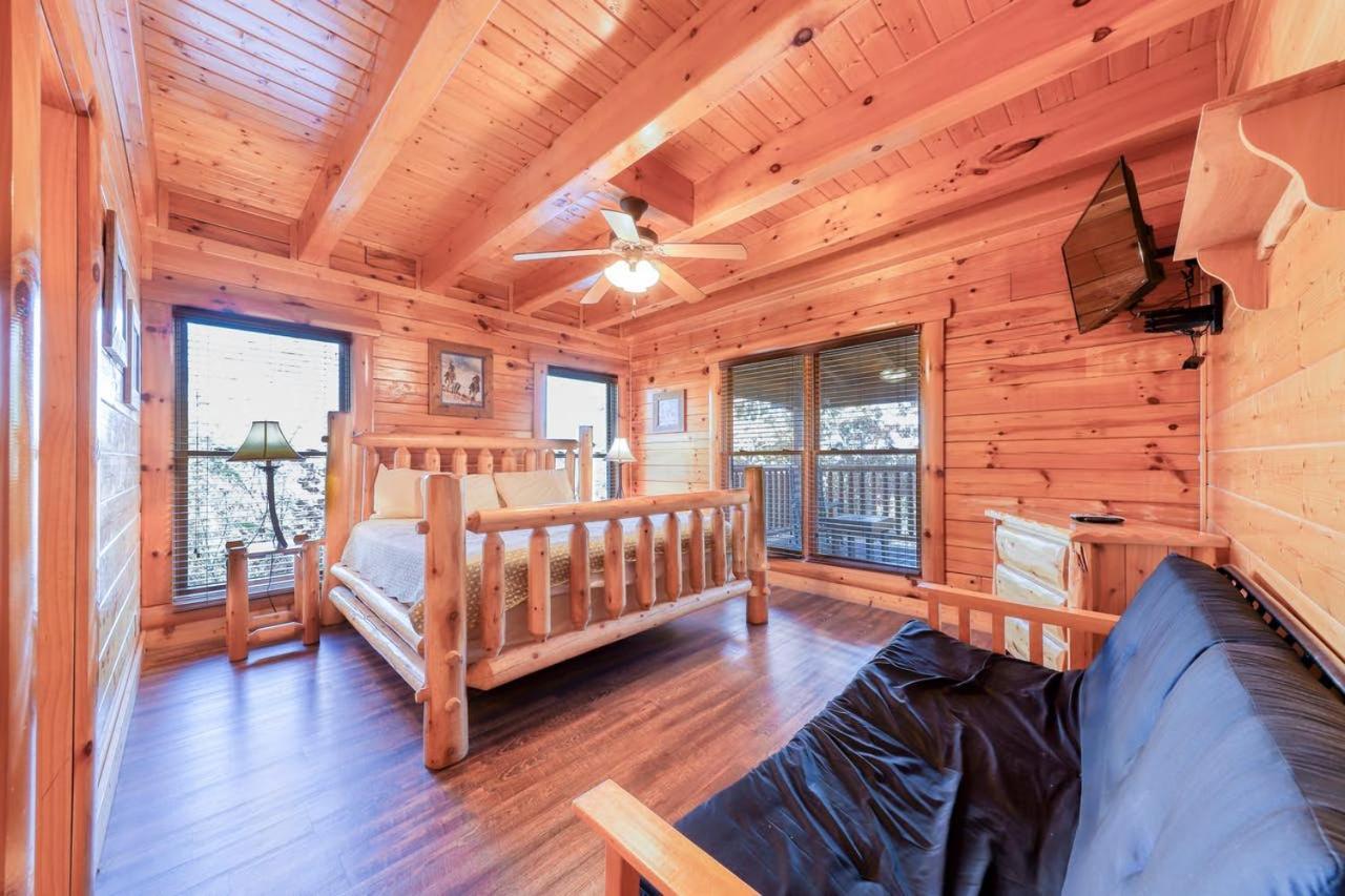 Black Bear Ridge Resort: Valhalla Manor By Dc Sevierville Bagian luar foto