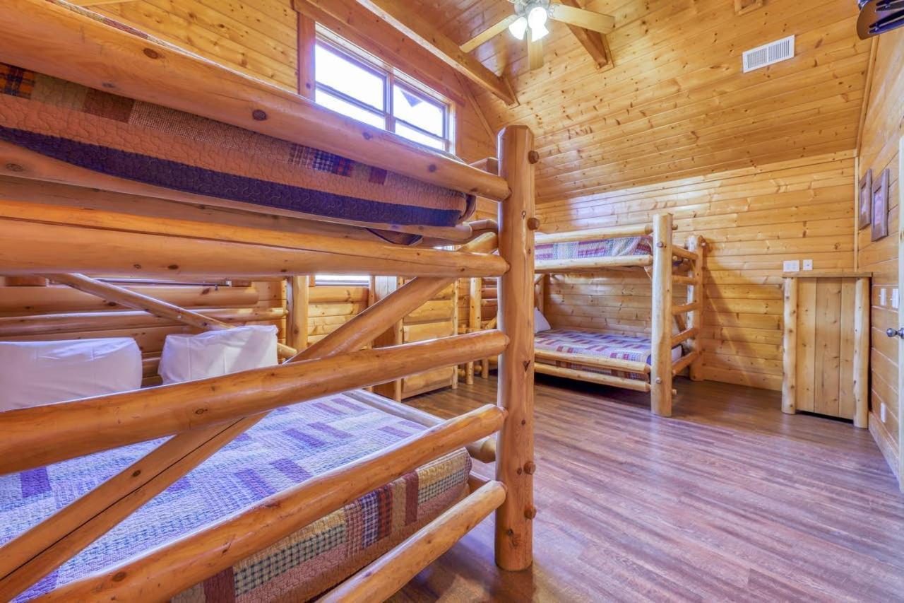 Black Bear Ridge Resort: Valhalla Manor By Dc Sevierville Bagian luar foto